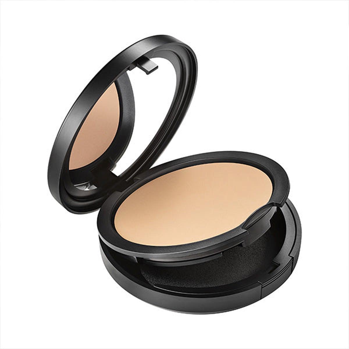 MAC Studio Fix Powder Plus Foundation (NC15)